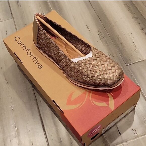 Comfortiva Shoes - Comfortiva Riya Gold size 6